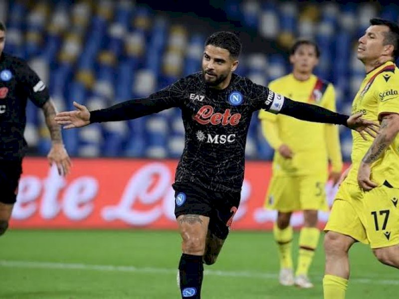 Napoli kembali ke puncak klasemen Liga Italia usai mengalahkan Bologna.
