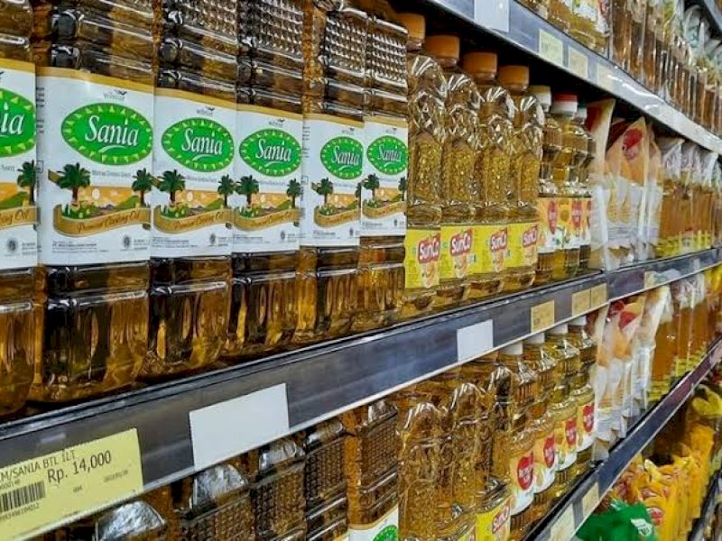 Di sejumlah gudang distributor si Makassar, stok minyak goreng kosong. (ilustrasi/int)