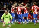 LIGA SPANYOL: Taklukkan Cadiz 2-1, Atletico Madrid Kudeta Barcelona