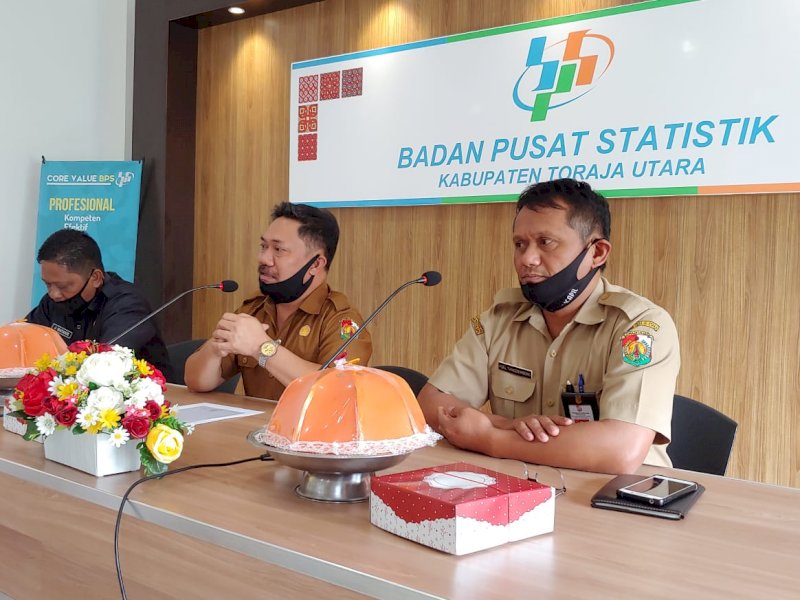 Rapat koordinasi bersama para Camat se-kabupaten Torut, Senin (31/8/2020).