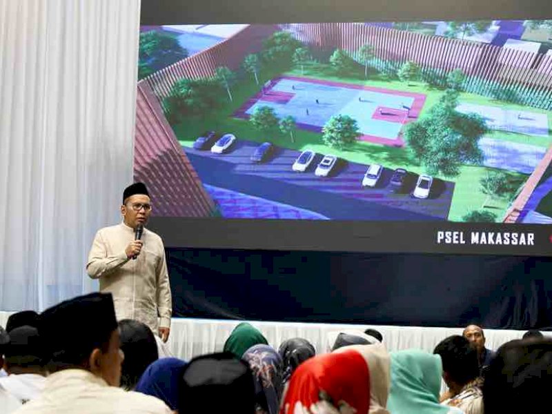 Wali Kota Makassar Moh Ramdhan Pomanto mengumpulkan camat dan lurah membahas pelayanan dan penarikan retribusi persampahan, di DP Hall Jalan Amirullah. 