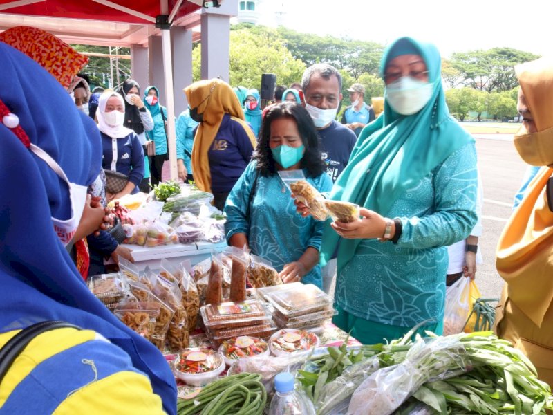 Pasar murah di Halaman Kantor Bupati Pinrang. (Foto: Ist)