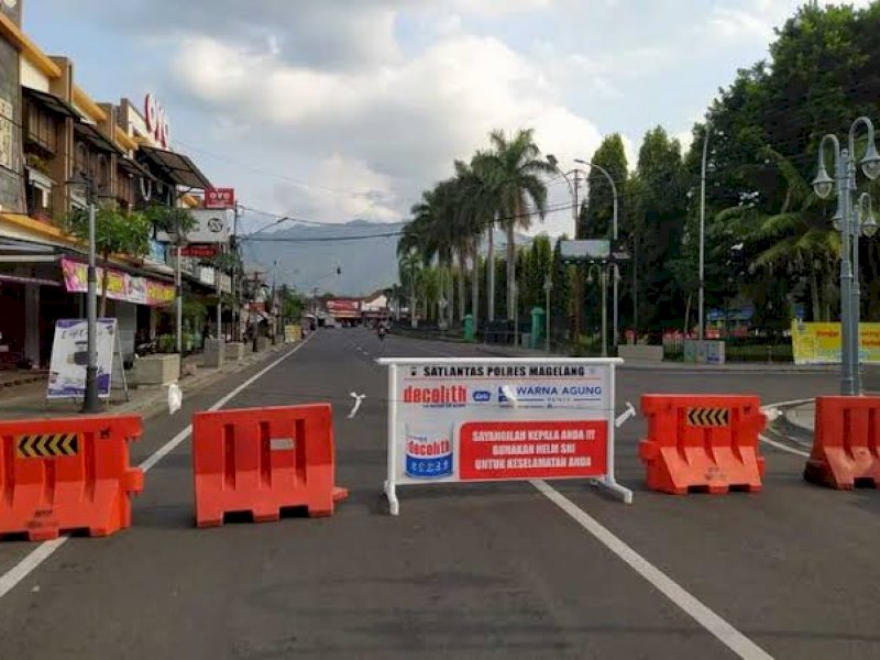 PPKM akan dilonggarkan besok.  Sejumlah usaha bisa beroperasi hingga pukul 21.00.(ilustrasi. int) 