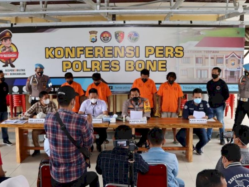 Polres Bone adakan konferensi pers terkait penangkapan 4 bandar narkoba. (Abustan)