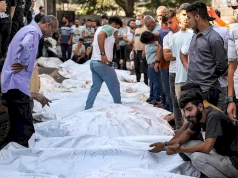 Jenazah korban perang di Gaza ditumpuk di jalanan. (int) 