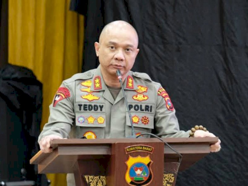 Irjen Pol Teddy Minahasa