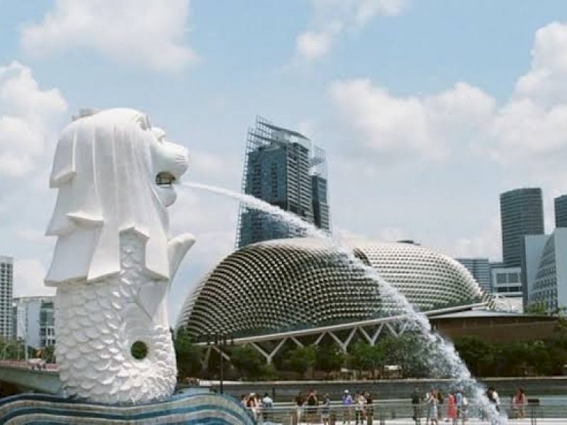 Warga Indonesia tak bisa lagi masuk Singapura mulai besok. 