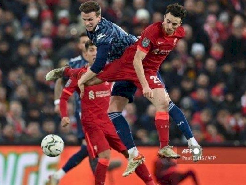 Liverpool kini hanya berjarak 1 poin dengan Manchester City. Kedua tim kini berburu titel juara. 