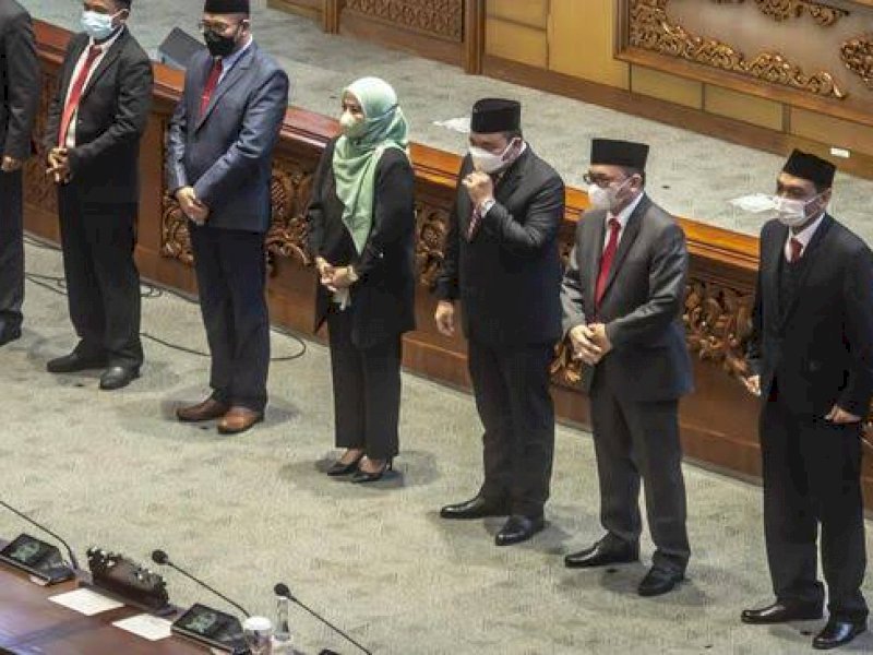 Tujuh Komisioner KPU RI yang dilantik Presiden Jokowi. (int) 