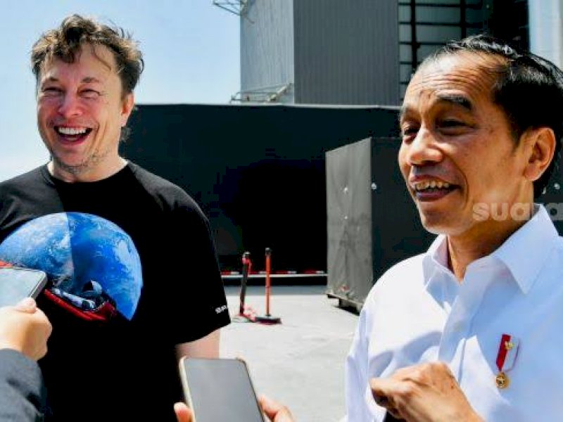 Presiden Joko Widodo bertemu Elon Musk saat berkunjung ke SpaceX di Boca Chica, Amerika Serikat, Sabtu (14/5/2022).