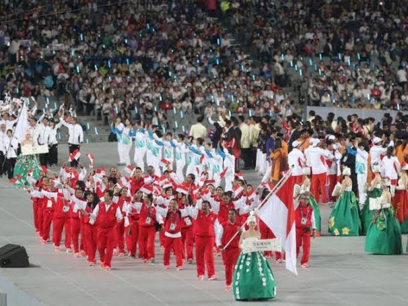 Kontingen Indonesia saat pembukaan SEA Games Vietnam. 