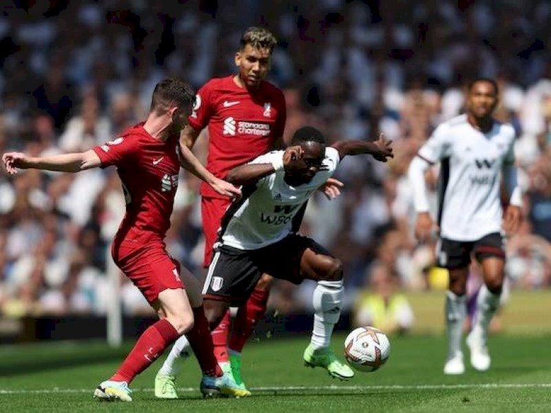 Liverpool bermain seri dengan Fulham malam tadi. (int) 