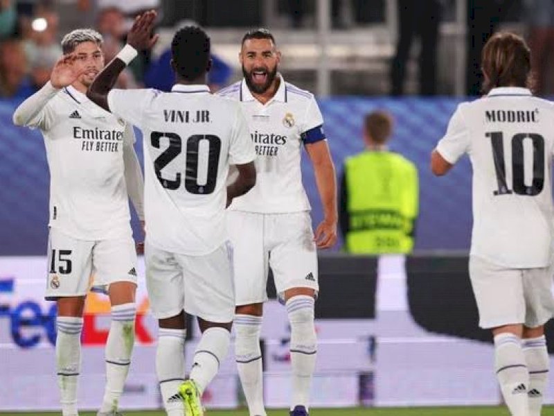 Real Madrid menjuarai UEFA Super Cup usai menakluklan Frankfurt 2-0.
