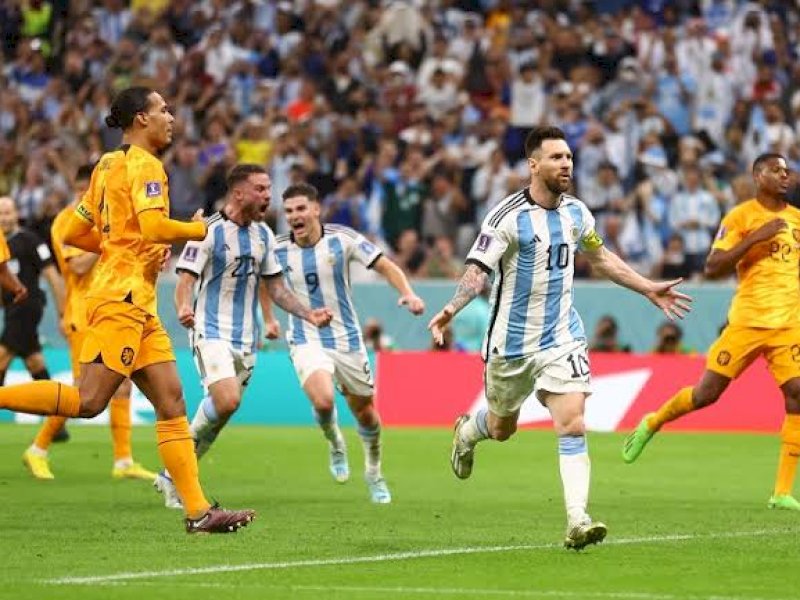 Pemain Argentina merayakan gol ke gawang Belanda. (int)
