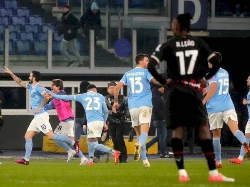 Pemain Lazio merayakan gol ke gawang AC Milan, dini hari tadi. 