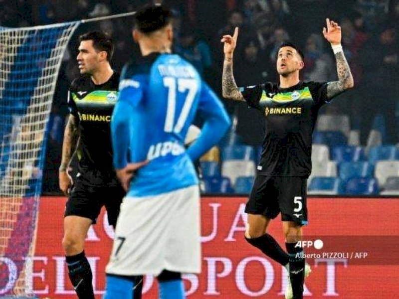Lazio berhasil membungkam Napoli di kandang. (int) 