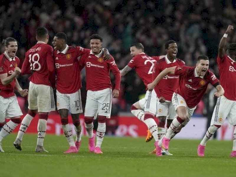Manchester United sedang diuji untuk tetap bertahan di empat besar. (int)