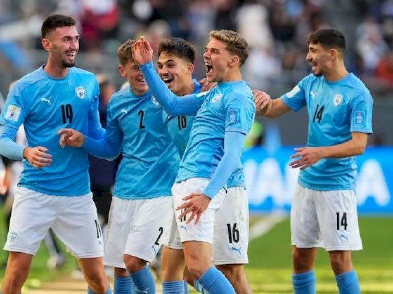 Pemain Israel merayakan gol ke gawang Korsel. (int)