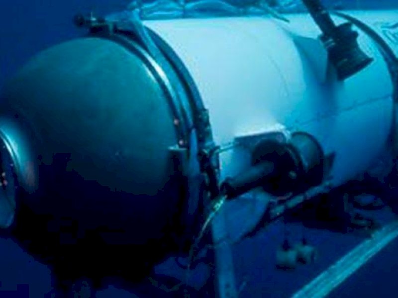 Kapal selam Titanic yang dinyatakan meledak di kedalaman 4.000 meter. 