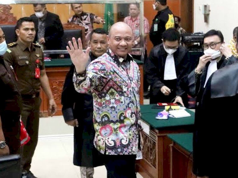 Teddy Minahasa tetap divonis penjara seumur hidup. (int) 