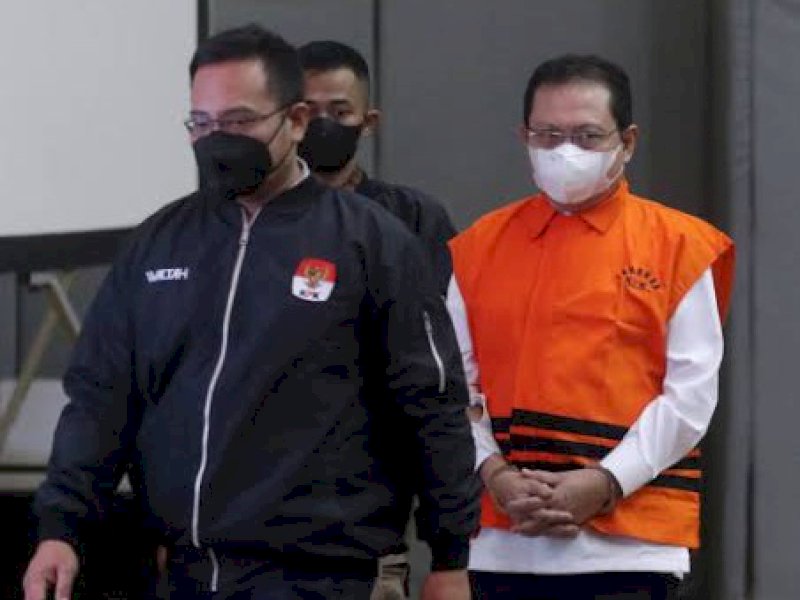 Hasbi Hasan digiring penyidik untuk ditahan beberapa hari lalu. 