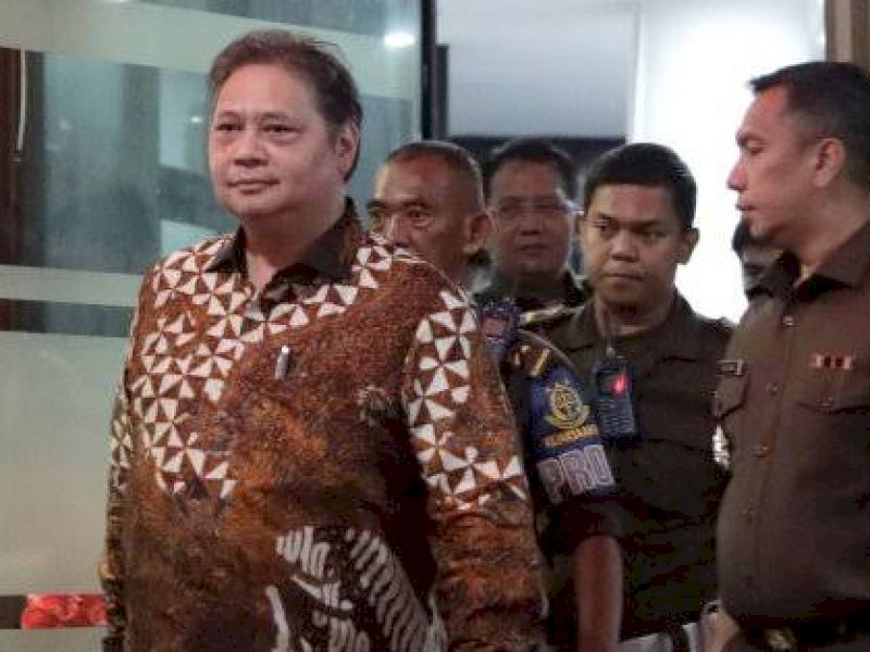 Airlangga Hartarto usai diperiksa Kejagung RI. (int) 