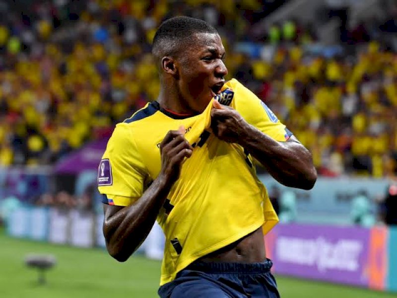 Moises Caicedo (int) 