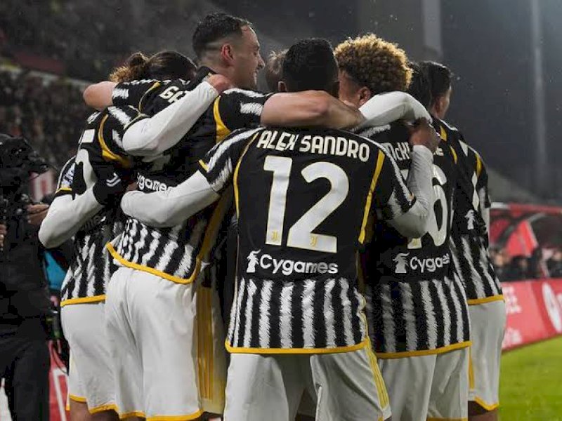 Pemain Juventus merayakan gol ke gawang Monza. (int) 