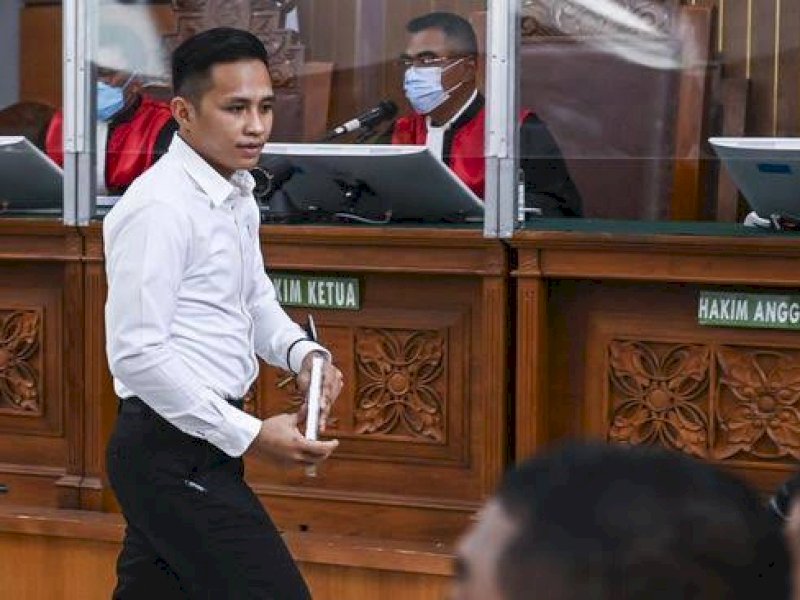 Bharada Eliezer saat sidang putusan oleh majelis hakim. (int)