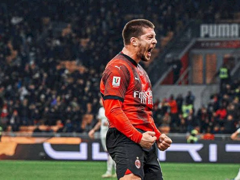 Pemain AC Milan merayakan gol ke gawang, Cagliari. (int) 