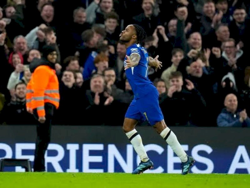 Pemain Chelsea merayakan gol ke gawang Preston. (int) 