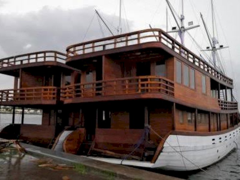 Dua kapal Pinisi Pemkot Makassar. 