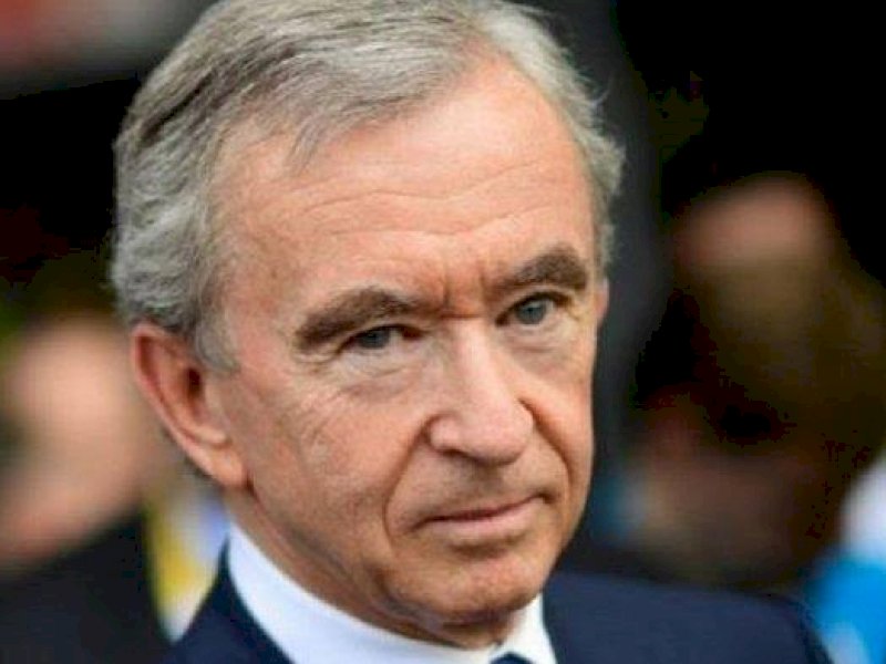 Bernard Arnault (int) 