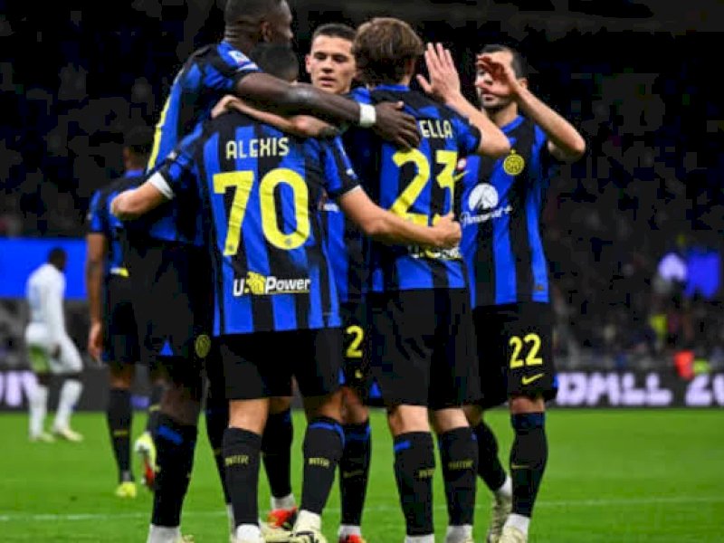 Pemain Inter Milan merayakan gol ke gawang Empoli. (int) 