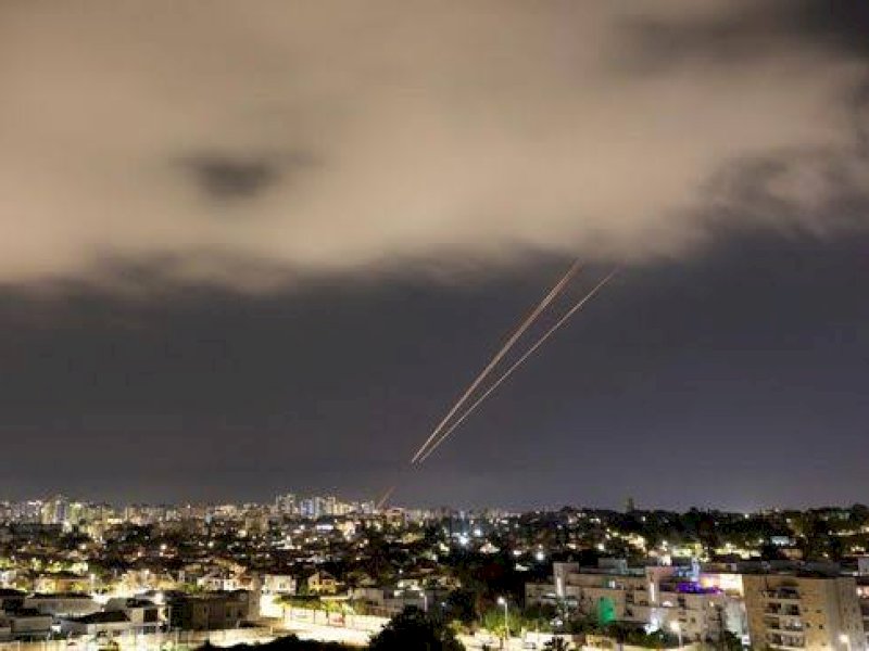 Serang rudal Iran ke wilayah Tel Aviv. (int) 