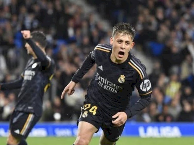 Pemain Real Madrid merayakan  gol ke gawang Sociedad. (int) 