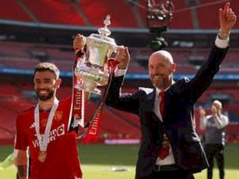 Erik ten Hag membawa MU juara Piala FA. (int) 