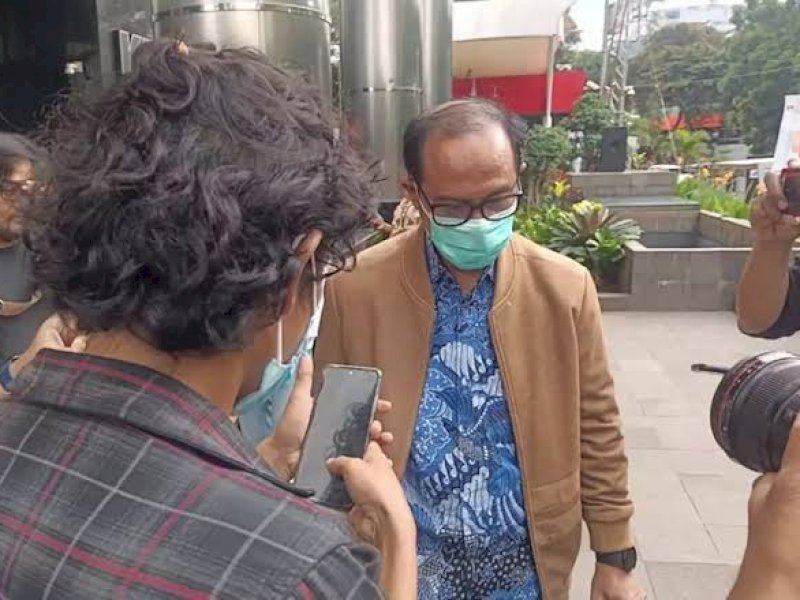 Hakim Agung Gazalba Saleh meninggalkan rutan KPK. (int) 