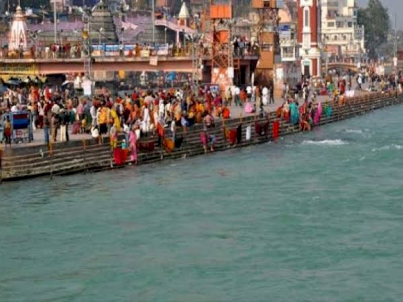 Puluhan jenazah korban Covid-19 dibuang di Sungai Gangga.  (ilustrasi-int)  