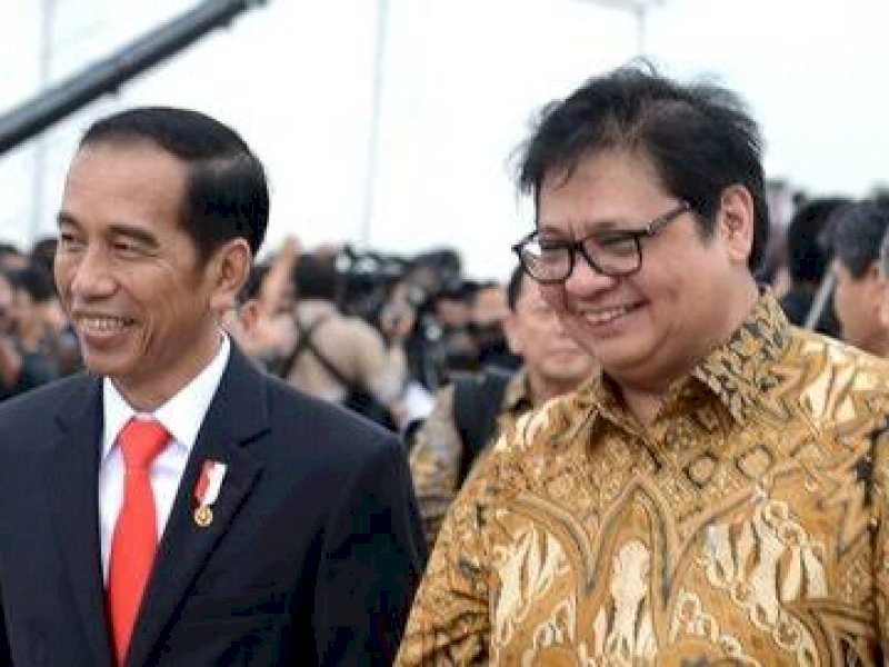 Presiden Joko Widodo bersama Airlangga Hartarto.