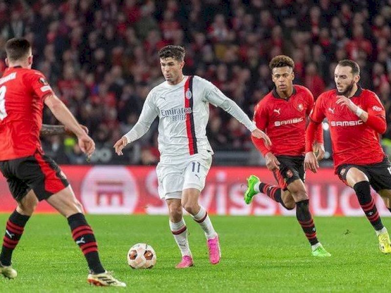AC Milan takluk 2-3 melawan Rennes tapi tetap lolos ke 16 besar. (int) 