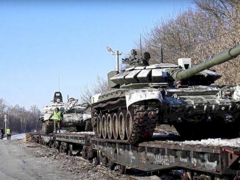 Iring-iringan tank Rusia mulai memasuki Ukraina. (int)