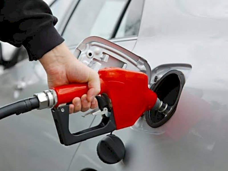 Kepuasan Publik Terhadap Kinerja Jokowi Melorot, Imbas BBM Naik