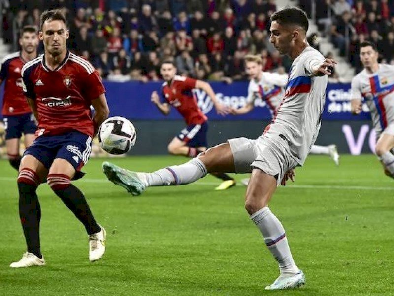 Laga Barcelona vs Osasuna dini hari tadi. Barca menang 2-1. (int)