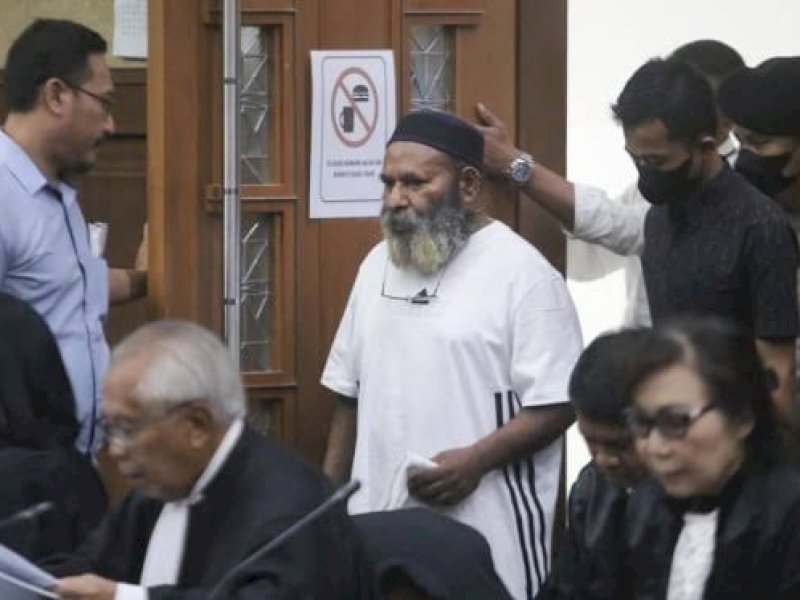 Lukas Enembe saat menjalani sidang di Pengadilan Tipikor. (int) 