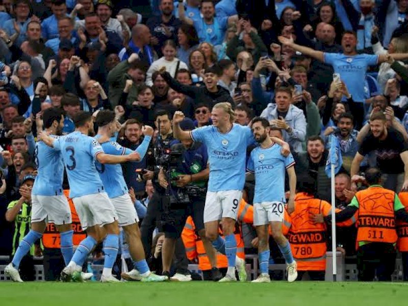 Manchester City berpeluang mengunci gelar juara Liga Inggris akhir pekan ini. (int) 