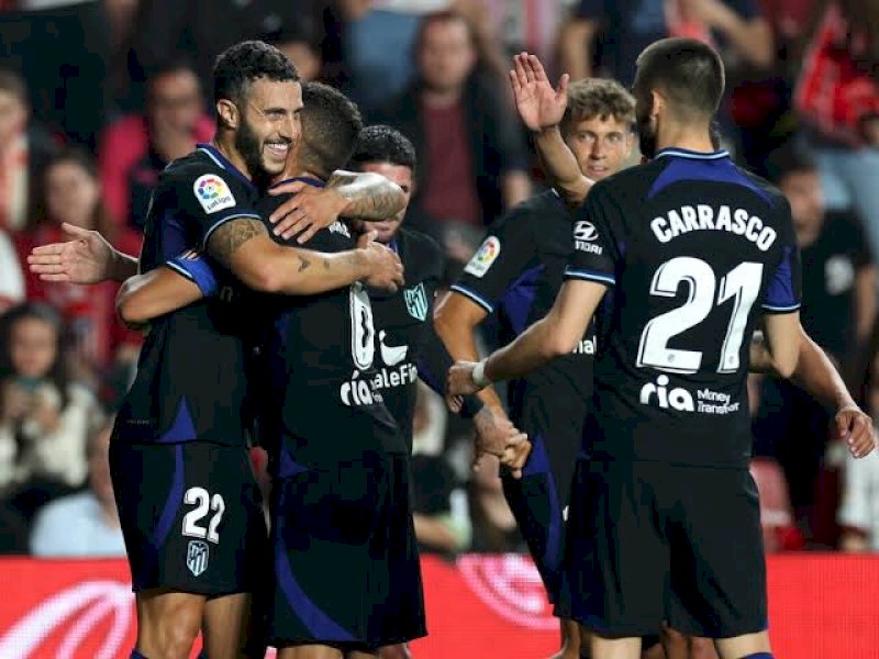 Pemain Atletico Madrid merayakan gol ke gawang Rayo. (int)