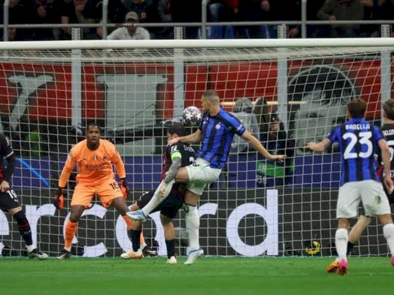 Inter Milan menaklukkan AC Milan di semi final Liga Champions. (int) 