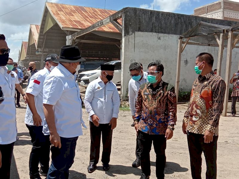 Ketua DPD RI Lanyalla saat mengunjungi Enrekang. 