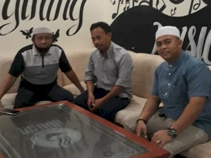Ketua BKPRMI DPK Ujungbulu, HM Ikbal saat bertemu dengan pihak Kemenag Bulukumba.